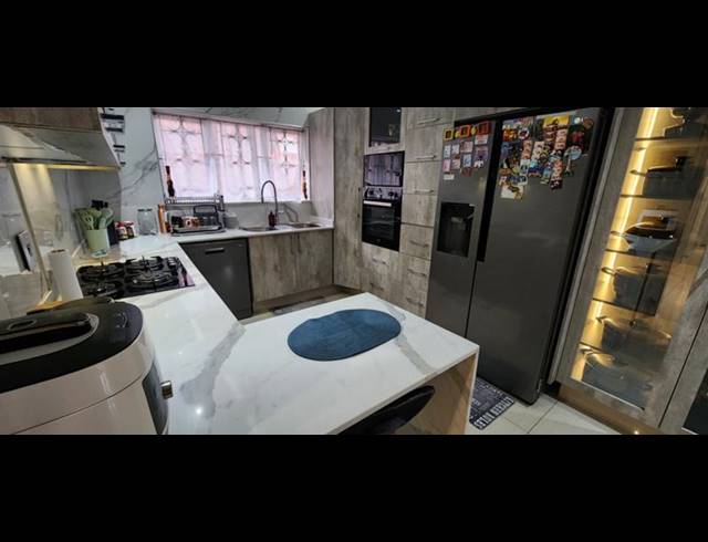 4 BEDROOM HOUSE FOR SALE IN SHALLCROSS